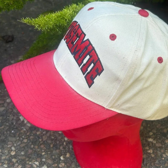 Yosemite Embroidered Snapback Trucker Cap NWOT - Picture 5 of 7